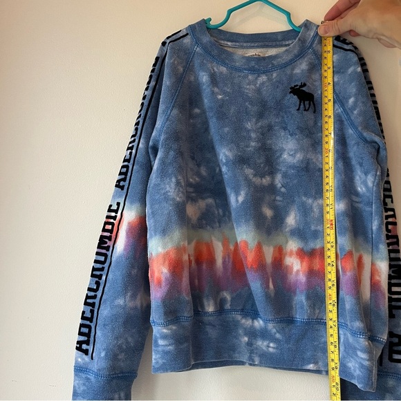 Abercrombie Kids Tie Dye Crewneck Sweatshirt Size 7/8 Blue Logo Pullover Cozy - Picture 8 of 12